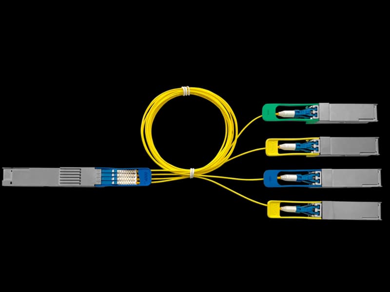 ARUBA Aruba 200G Q-DD to 2xQSFP28 100G 50m AOC 5706733