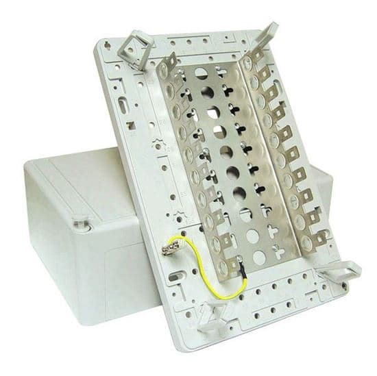 Dynamix DYNAMIX 100 Pair Distribution Box (10 x 10 Position). Size: DISB100