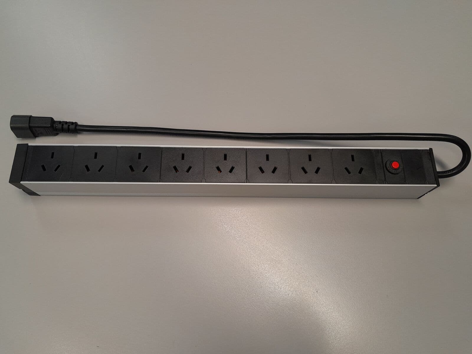 PcLocs Mingye 8-way Powerboard Rev 32 PCLELE-00145-01