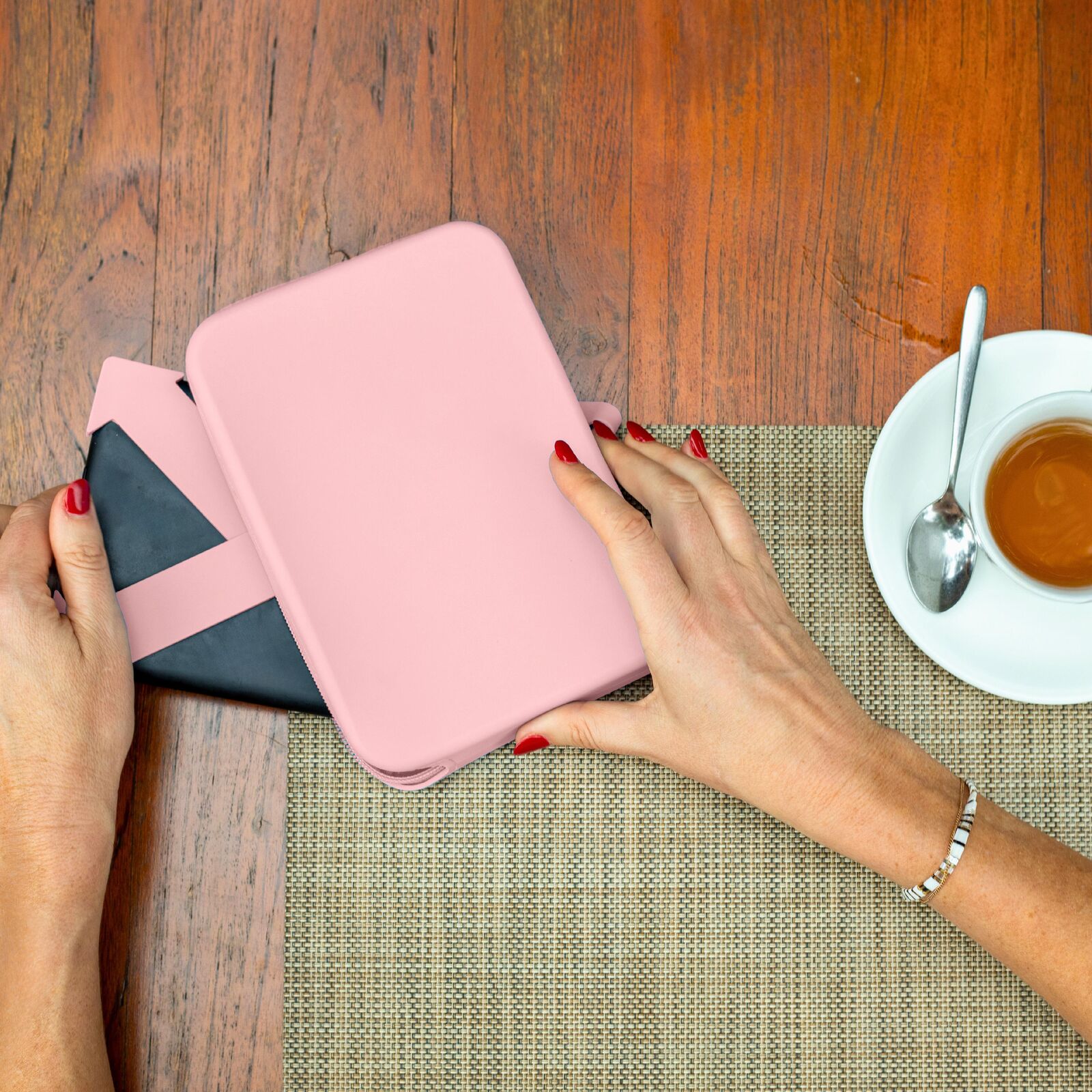 Clutch Blush STRAPSICLE — view 3